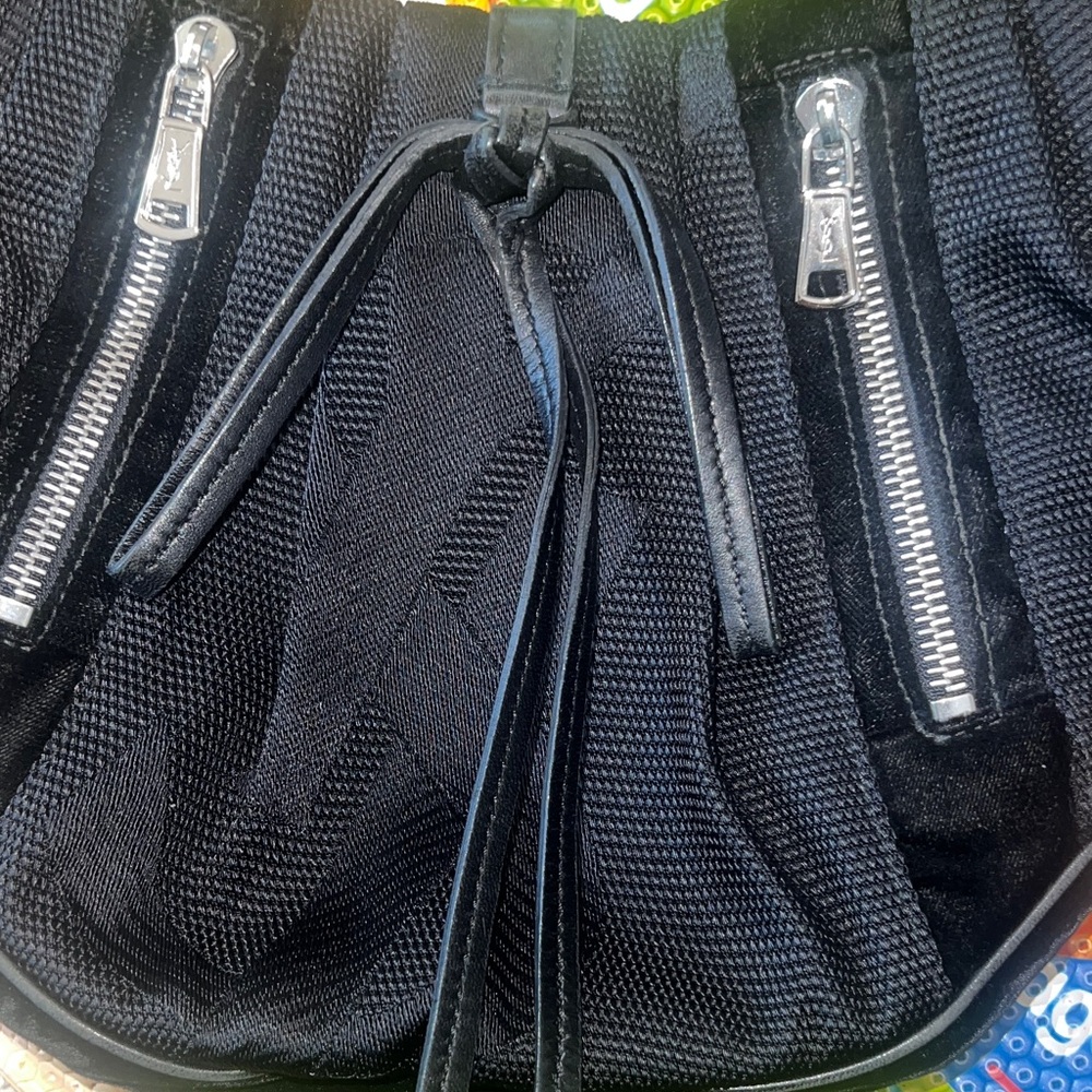 Authentic YSL Stylish Black Women's Bag - Picture 7 of 8